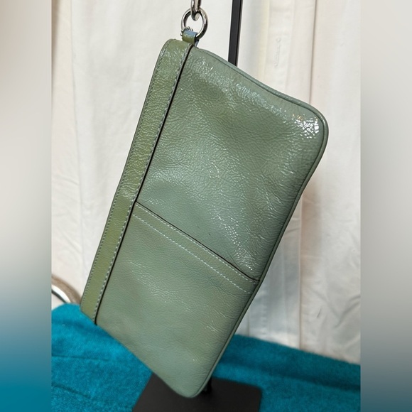 COACH Patent Leather Clutch/Zipper Wristlet Makeup Bag Dark Sage Green EUC - Picture 9 of 10